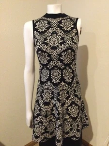 Women’s xhilaration crew neck sleeveless black/white floral sweater dress size S - Picture 1 of 7