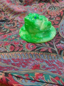 VTG Money Frog Figurine Jade Green Blue Eye Feng Shui Resin Money Luck Wealth - Picture 1 of 10