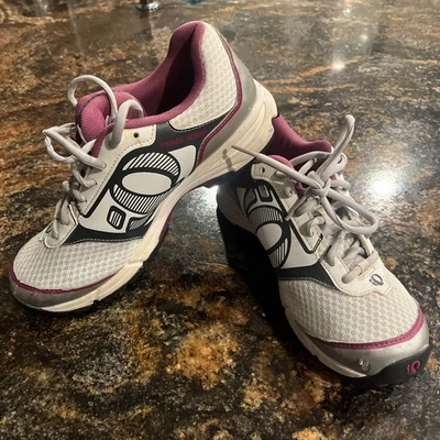 Zapatos de ciclismo Pearl Izumi X-Road Fuel II para mujer blancos plateados EU 42 US 10W/boca Foto 1 de 4