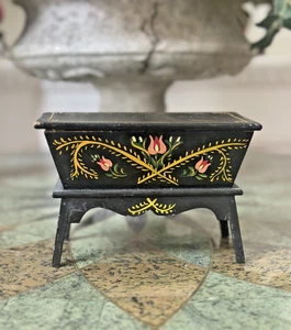 Vintage PA Dutch Miniture Dough Box - Handmade between 1940 - '70 (RARE FIND!) - Picture 1 of 12