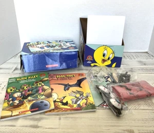 Paquete de libros Looney Tunes Wacky Adventures gafas escolásticas cojín Whoopee etc. - Imagen 1 de 14