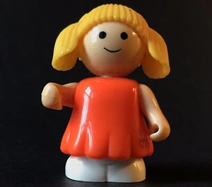 Vintage Fisher Price Little People Blonde Girl w Pig Tails Orange Dress 2.25" - Bild 1 von 4