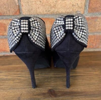 Womens Just Fab Black Faux Suede Rhinestone Bow Stiletto Platform Heels SZ 8 1/2 Foto 1 de 4