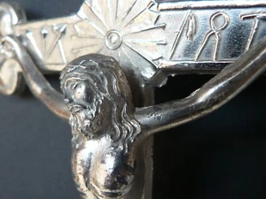Crocifisso da parete in metallo argentato - Italia - Metà '900 - Foto 1 di 22