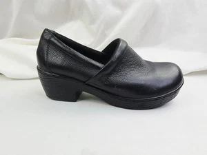 Zoccoli donna BOC Born Concepts taglia 9M neri pelle ciottolata tacco a blocco logo - Foto 1 di 16
