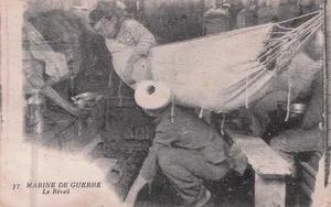 Carte postale MARINE NATIONALE MILITAIRES MARINS MATELOTS ARMEE le réveil écrite - Picture 1 of 1