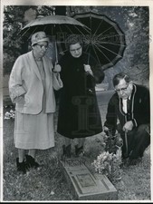 Foto imprensa 1968 Rose urbancic Grave No Cemitério Do Calvário