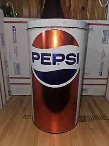 Vecchio bidone vintage grande 13" alto Pepsi in metallo con coperchio pattumiera - Foto 1 di 8