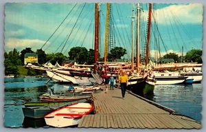 Postcard Camden ME c1960s Schooners And Small Boats Camden Harbor - Bild 1 von 2