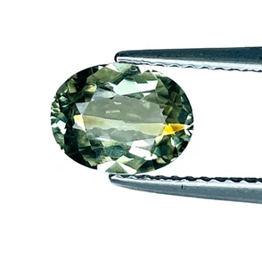 1,50 kt Olivgrüne Natürliche Diasporen Ovalschliff Lose Edelsteine - Bild 1 von 3