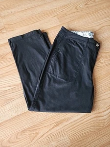 Tribal Women's Sz 10 Black Crop Capri Pant Mid Rise Stretch Pockets Casual - Picture 1 of 13