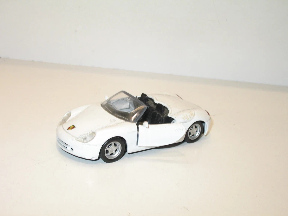 MAISTO 1:35 Metallo, Auto Cabriolet Porsche Boxster Con Porte A Overture - Immagine 1 di 2