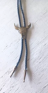 Country Western Cowboy Southwestern Cow Bull Skull Bolo Tie Gold Tone Tips - Picture 1 of 5