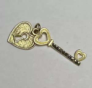 14k Heart and Key Charm Charms Yellow Gold 2 Piece Flat Engraved Design - Picture 1 of 7