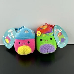 Squishmallows Blacklight Squad Randall + Garo Tie Dye Mushroom 3.5 Clip NWT - Foto 1 di 2
