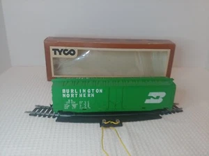 HO Burlington Northern 50 ft Box Car #10024 - Picture 1 of 8