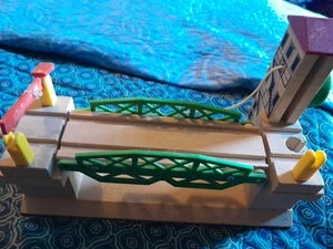 Vtg Brio Lifting Bridge Thomas Train Compatible Very Good Preowned Condition - Picture 1 of 8