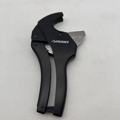 Husky 1-1/4 inch PVC, CPVC, PP, PEX & PE Piping Ratcheting PVC Cutter 1003002896 - Image 1 of 4