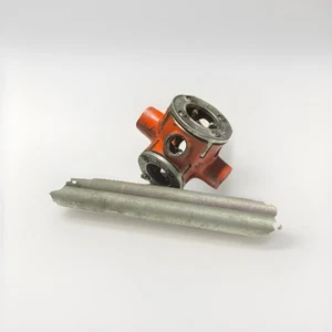 Ridgid 31-A Three Way Pipe Threader 1/2" 3/4" 1"  NPT Dies With Handles - Picture 1 of 8