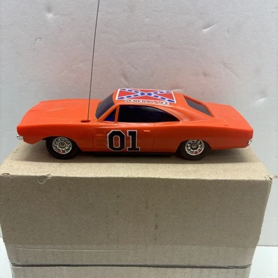 1980 PRO-CISION GENERAL LEE DUKES OF HAZZARD REMOTE CONTROL CAR NO REMOTE - Image 1 of 4