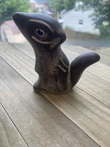 Pigeon Forge Pottery Chipmunk firmato D Ferguson 1979 - Foto 1 di 13
