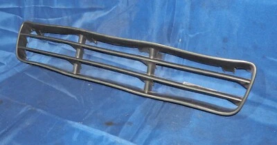 VW Jetta SW 2001-2006 parrilla inferior delantera completa original OEM negra con garantía Foto 1 de 4