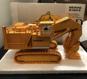 NZG #357 Demag H 485 S  Hydraulic Excavator Diecast Model - Scale 1:50 - Picture 1 of 22