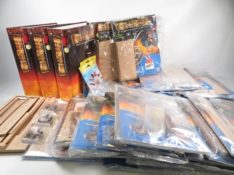 Black Pearl Hachette, Fluch der Karibik div. Ausgaben,Sockel, Figuren und Ordner - Bild 1 von 4