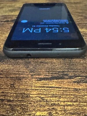 Umx u683cl - 8G - Black  - Image 1 of 4