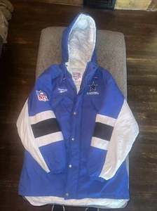 Vintage Reebok Pro Line Dallas Cowboys NFL Puffer Jacket Coat Medium - Picture 1 of 14