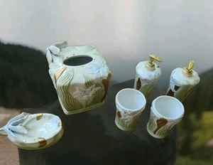 Croscill Nouvelle Porcelain Tissue Cover, 2 cup , 2 Soap Jars , Soap Dish 6 Pie - Bild 1 von 13