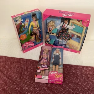 Barbie insegnante, Barbie insegnante d'arte, stile Barbie, Barbie boutique Barbie bambole - Foto 1 di 17