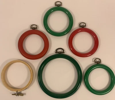 Vintage Flexi-Hoop Embroidery Hoop Round Frame Plastic Green Christmas Stitch - Image 1 of 4