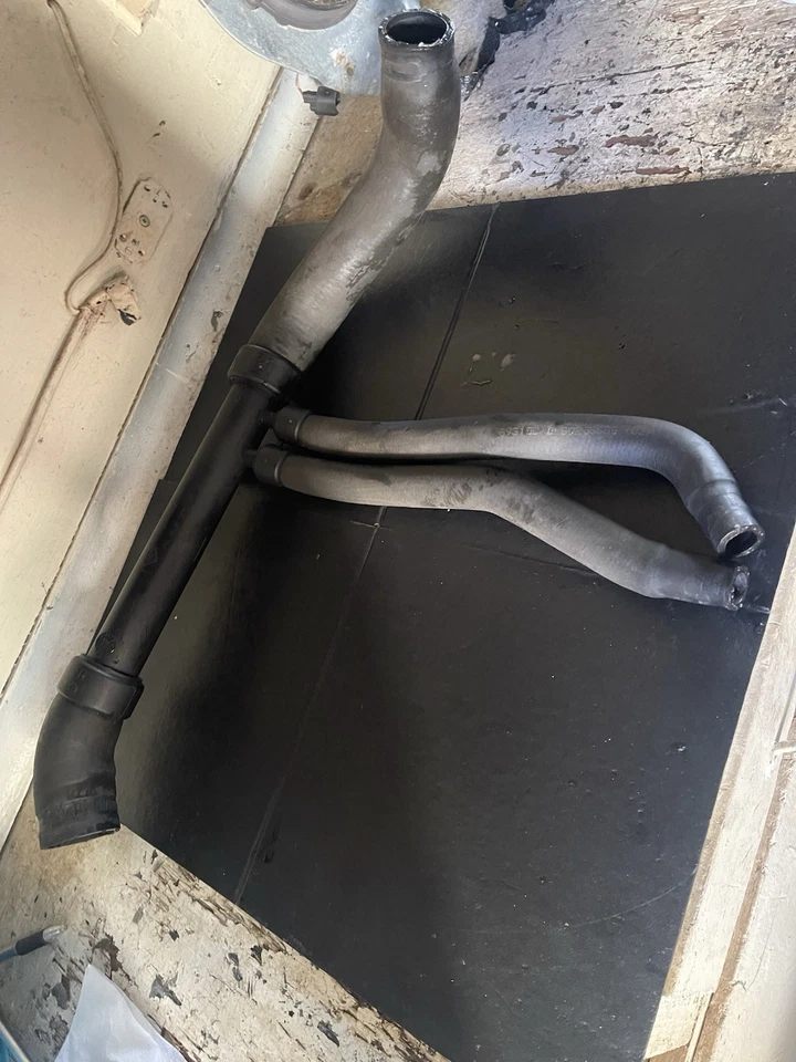 Manguera de radiador inferior Gates 91YW46F para Lincoln LS 2003-2006 3,9 L V8 gasolina Foto 1 de 4