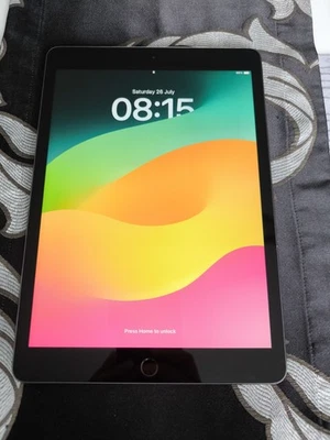 Apple iPad 8. Gen 32GB, Wi-Fi, 10,2 Zoll - Space Grau - Bild 1 von 4