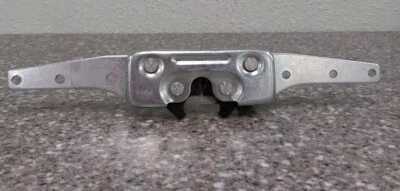 S-18809 DOOR LATCH, RF FOR FREIGHTLINER COLUMBIA & FLD  Foto 1 de 4