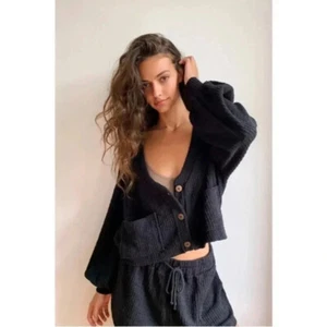 NWT Free People Beach Oasis Set Black Crop Cardigan Sweater Shorts 2 Piece Sz XS - Picture 1 of 14