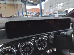 MERCEDES CLA MK2 (C118) ab 2019 Tacho und Navigationsdisplay Navigationsbildschirm - Bild 1 von 7