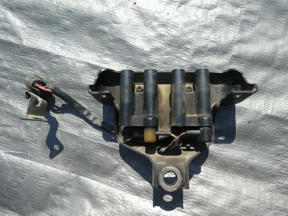 Paquete de bobinas de encendido OEM 90-93 MAZDA MIATA 1.6 B61P H4T00176 1990-1993 Foto 1 de 3