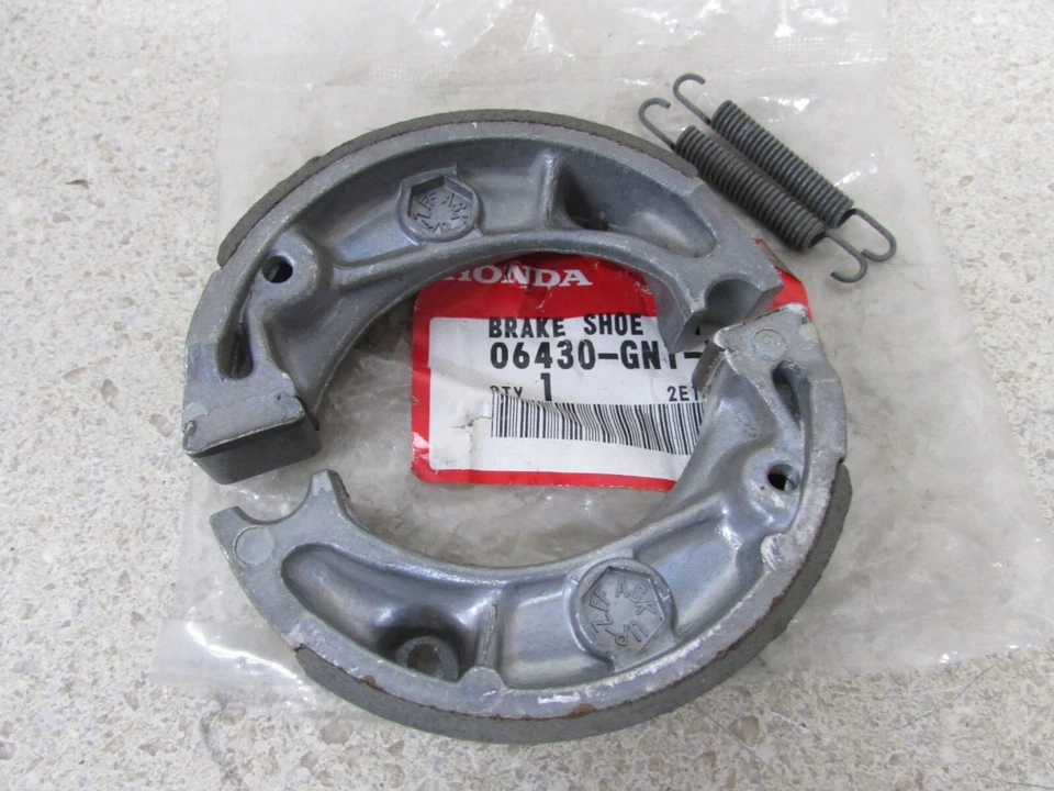 NOS 92-99 HONDA XR100R 93-99 XR80R 94-99 CH80 ELITE BRAKE SHOES 06430-GN1-731 - Image 1 of 1