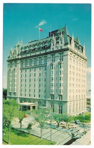 Hotel Fort Garry A CN Hotel Winnipeg Manitoba MB Postcard - Picture 1 of 2