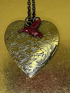 Gold Engraved Heart Locket Red Hummingbird Charm Necklace Photo Bird Victorian - Picture 1 of 10