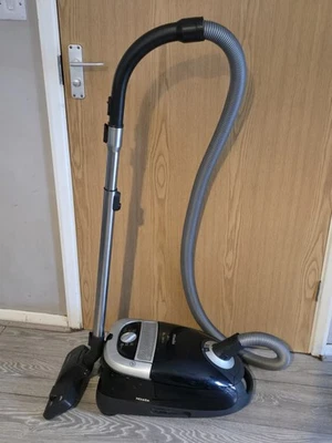 Miele S5210 Cylinder Vacuum Cleaner 2200W  Working With Hose & Floor Head - Image 1 of 4