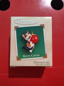 Vintage 2003 Hallmark Keepsake`Miniature Kitty Catch Christmas Ornament - Picture 1 of 1