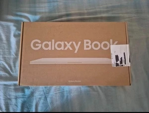 Samsung Galaxy Book4 15.6", Core i3, RAM 8GB,256GB SSD, NP750XGJ-KG5IT SIGILLATO - Zdjęcie 1 z 3