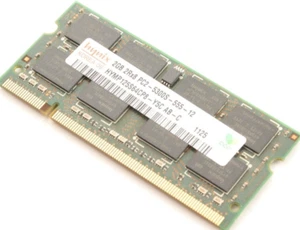 Hynix (HYMP125S64CP8-Y5C AB-C) 2GB Hynix 2GB DDR2 SoDimm Non ECC PC2-5300 667Mhz - Picture 1 of 7