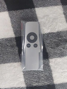 Apple MM4T2AM/A TV-Fernbedienung - Halsband: Silber, Neu in Kunststoff ohne Verpackung, Ersatz - Bild 1 von 1
