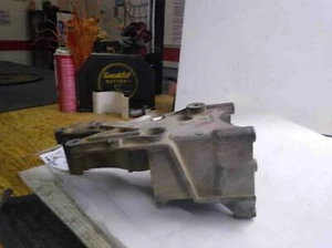 BLAZER S10/JIMMY S15 GMC Alternator Bracket 2001 - Picture 1 of 3