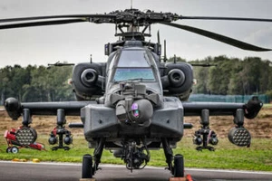 ARMOUR FRANKLIN MINT MODEL POWER 1/48 HELICOPTERE APACHE AH-64 VERT OLIVE - Foto 1 di 12