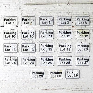 Insegne numeriche parcheggio metallo vintage - Foto 1 di 11